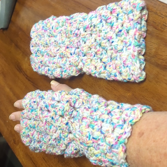 Hand Crafted Luxury Dragon Scale / Mermaid Fingerless Texting Gloves - Picture 1 of 5
